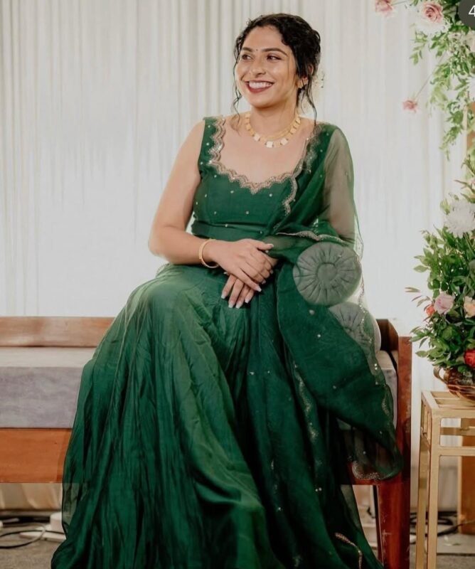 Pure silk green dhavani for engagement or function – Janki Design Boutique
