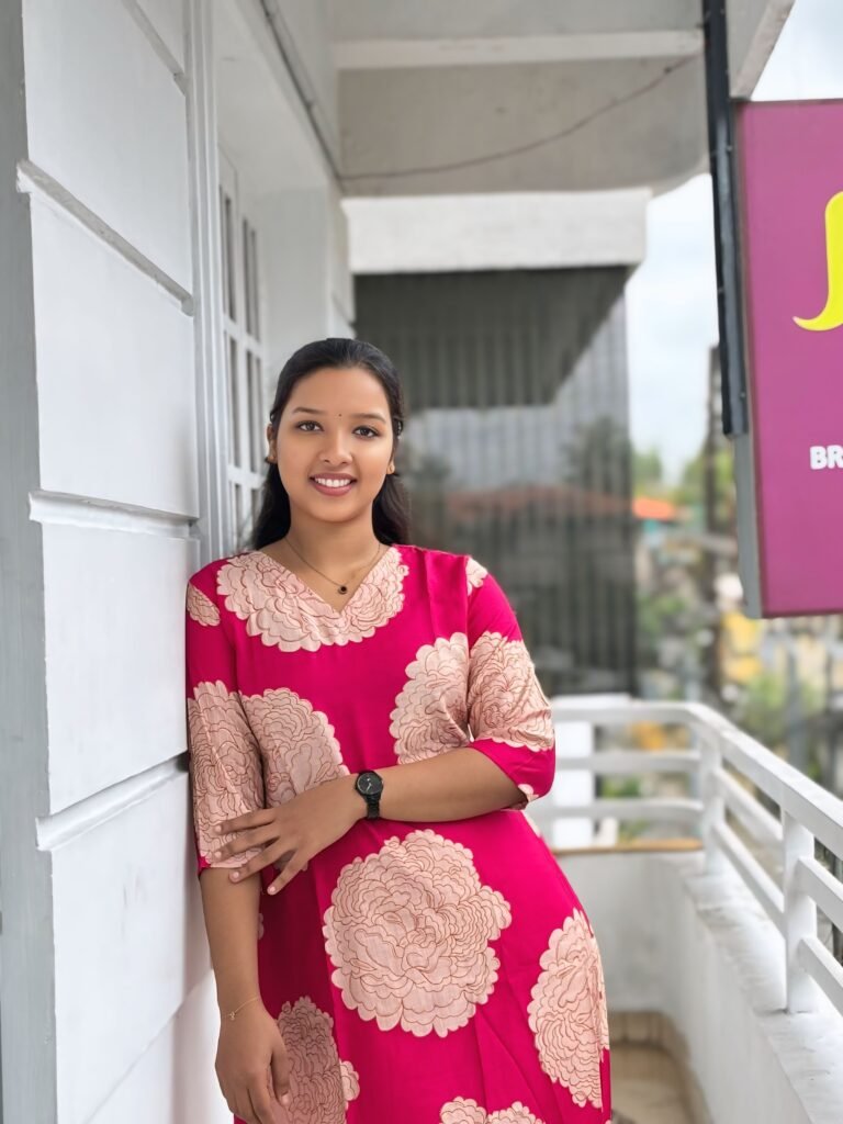 Elegant handcrafted blouse designed with precision and expert blouse stitching in Kochi by Janki Design.